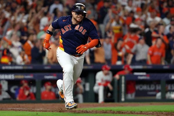 Houston Astros Sign Veteran Catcher Christian Vázquez to Minor League Deal