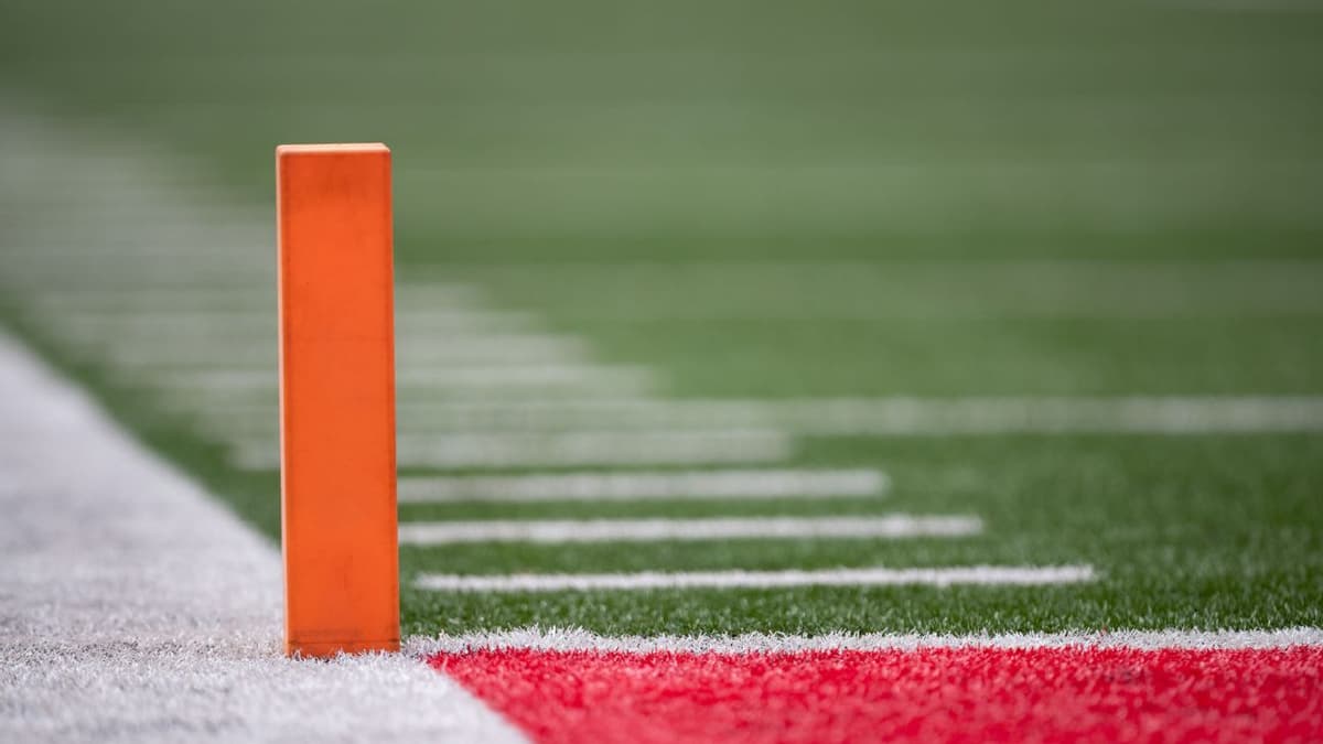 Former Alabama DE Luther Davis Charged in $20M Fraud Impersonating NFL Stars