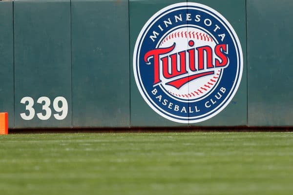 Minnesota Twins Bolster Roster with Veteran Signings of Taylor Rogers and Victor Caratini