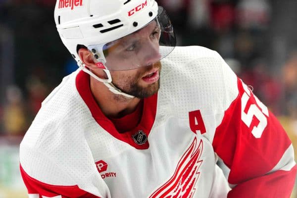 Detroit Red Wings Acquire David Perron in Trade with Ottawa Senators