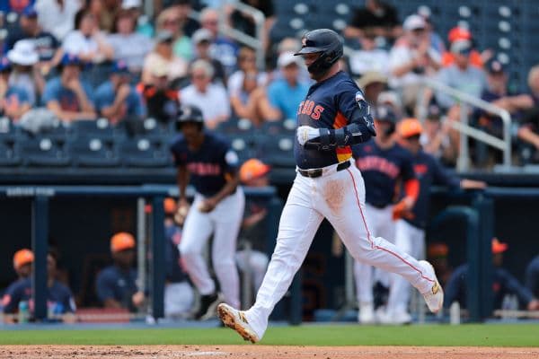 Astros' Christian Walker Feeling 'OK' After Being Hit by Pitch in Head