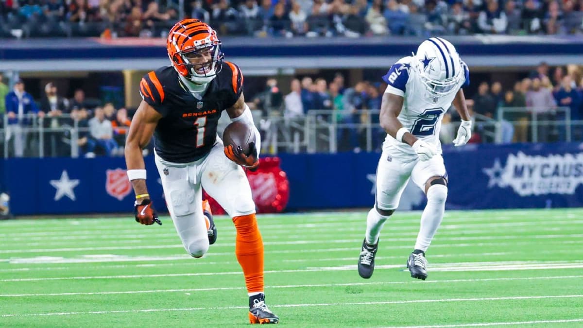 Mastering the Board: A Beginner's Guide to Fantasy Football Salary Cap Drafts