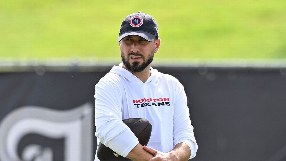 Texans GM Nick Caserio Confirms OC Nick Caley Expected to Return for 2026 Season