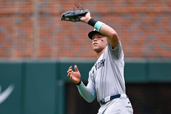 Aaron Judge Right Rib Fracture Traced Back to Diving Play in April