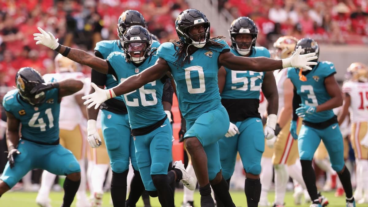 Devin Lloyd Agrees to 3-Year, $45M Contract with Carolina Panthers