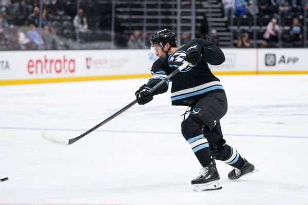 Utah Mammoth Clinch Playoff Berth with Convincing Win Over Predators