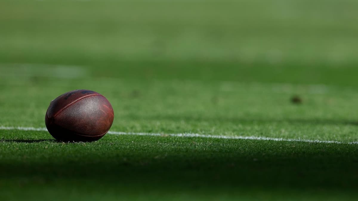 Ex-Alabama DT Luther Davis Pleads Guilty to Impersonating NFL Players in Federal Fraud Case