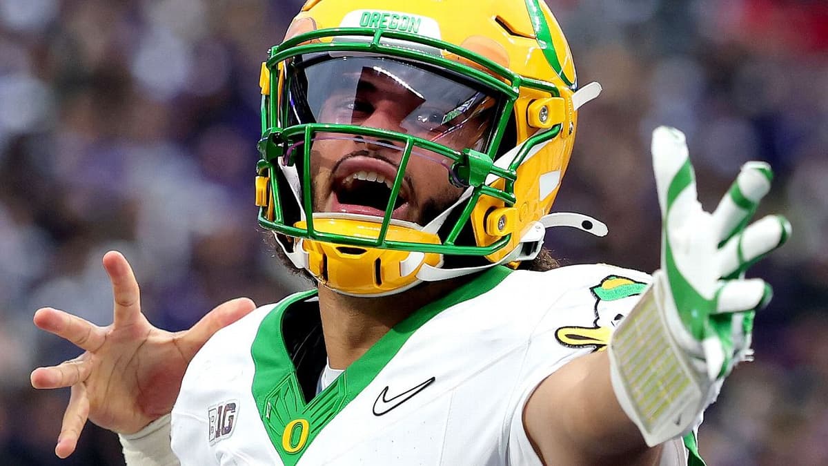 2027 NFL Draft: Oregon's Dante Moore Leads Early Quarterback Rankings in Scout Poll