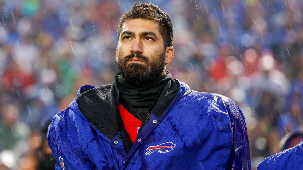 Cleveland Browns Bolster Pass Rush, Sign DE AJ Epenesa to One-Year Deal