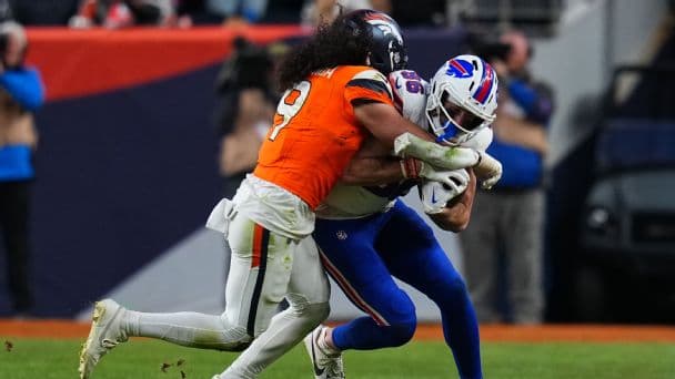 The Denver Broncos' Defensive Achilles' Heel: Why RBs and TEs are Exploiting the Middle