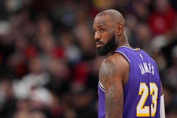 LeBron James Expected to Remain with Los Angeles Lakers Through 2024-25 Season