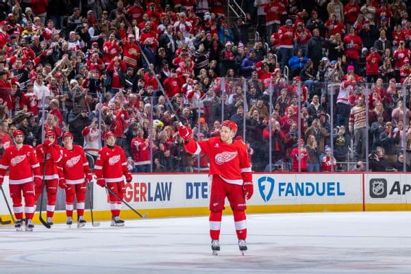 Patrick Kane Surpasses Mike Modano for Most Points by a U.S.-Born Player in NHL History