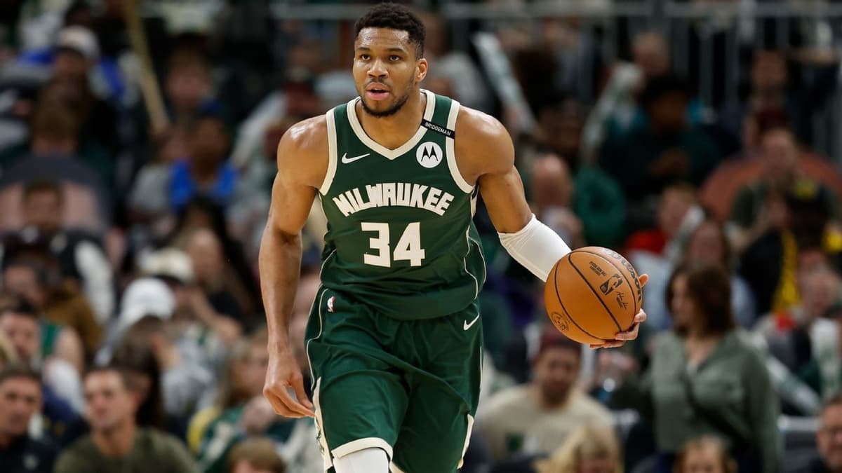 Giannis Antetokounmpo Expected to Return for Bucks' Clash With Celtics