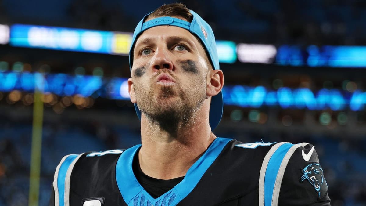 JJ Jansen Signs Extension for 18th Season with Carolina Panthers