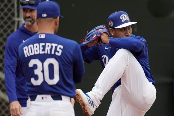 Dave Roberts Challenges Kyle Tucker and Edwin Diaz to Explain Joining the Dodgers