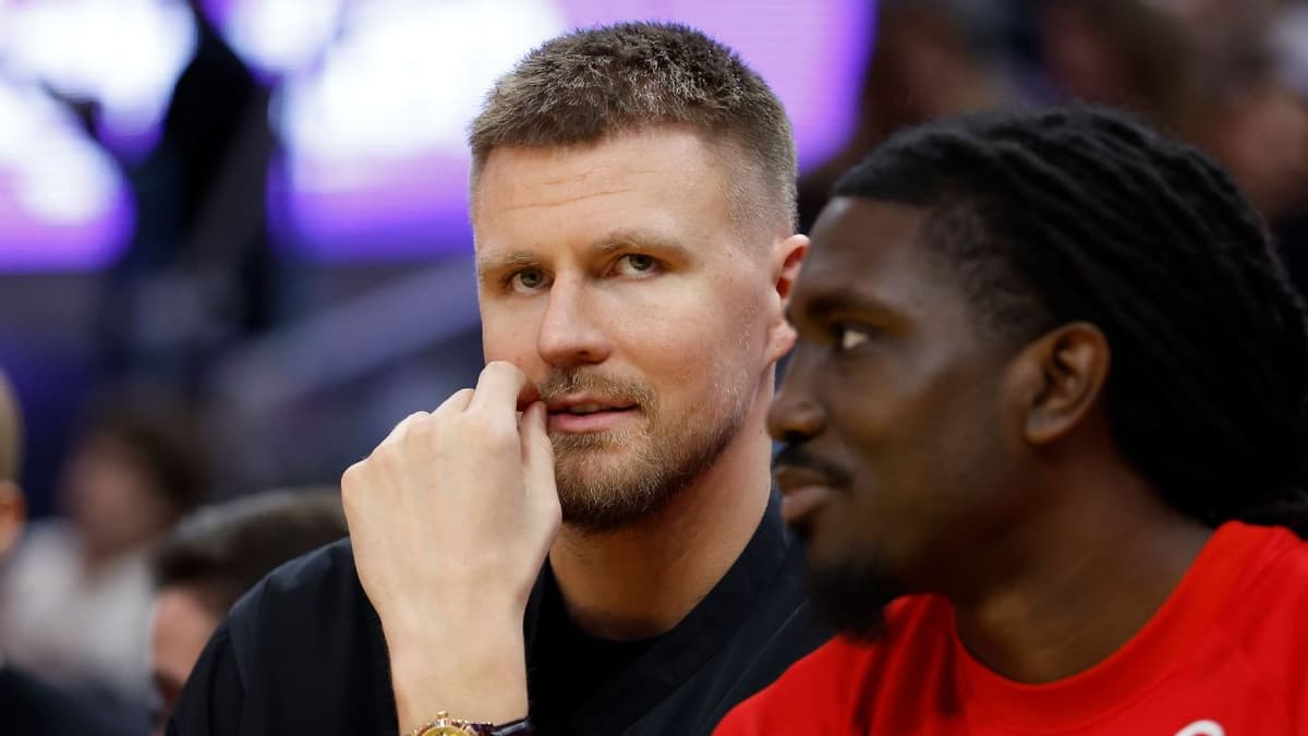 Stephen Curry Injury Update: Warriors Star Out as Kristaps Porzingis Debuts vs. Celtics