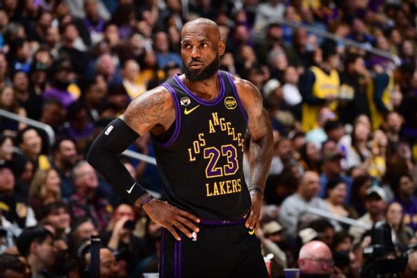 Botched Final Play Between LeBron James and Luka Doncic Dooms Lakers in Loss to Magic