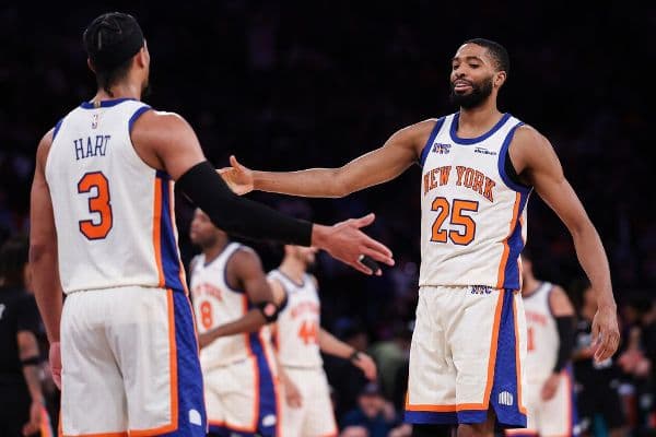 Knicks Stifle Streaking Spurs: New York Knicks Defense Dominates in 89-Point Masterclass