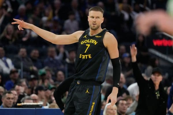 Kristaps Porzingis Exits Warriors' Loss to Pistons with Lower Back Spasms