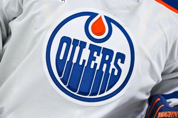 Edmonton Oilers Trade for Jason Dickinson and Colton Dach in Blockbuster Deal with Blackhawks