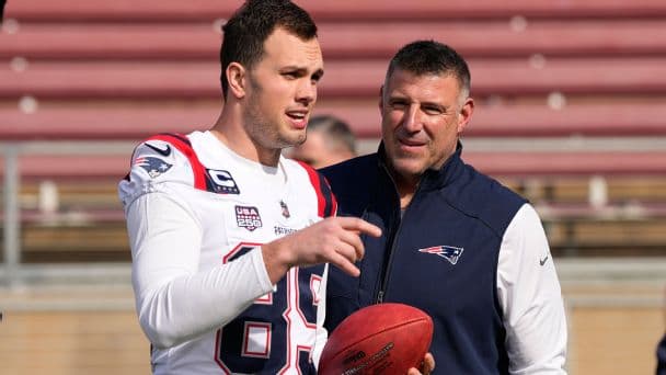 New England Patriots Free Agency: Is a Tight End the Answer for the No. 1 Target?