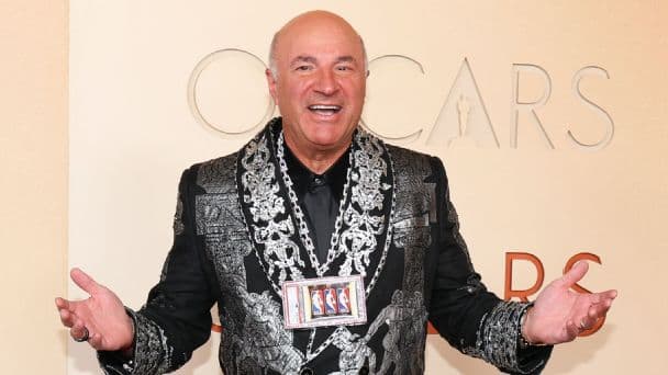 Kevin O'Leary Debuts Legendary Jordan, Kobe, and LeBron Triple Logoman Card at 98th Academy Awards