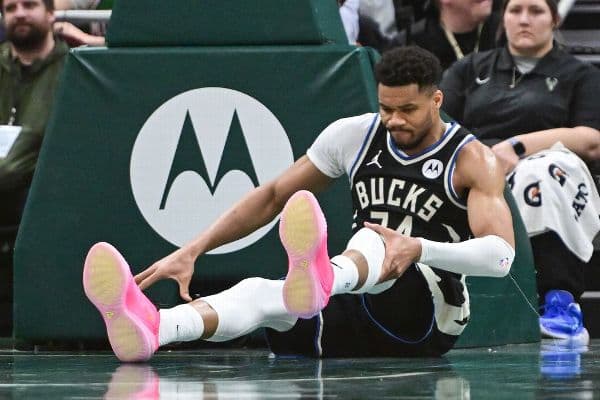 Giannis Antetokounmpo Injury: Bucks Star Exits Game After Awkward Landing vs. Pacers