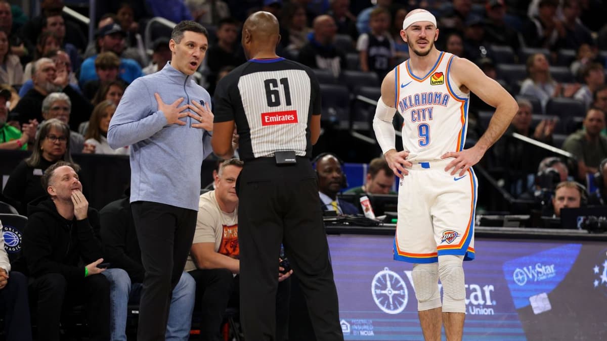 Alex Caruso Earns Rare Technical Foul for Swatting Ball With His Shoe