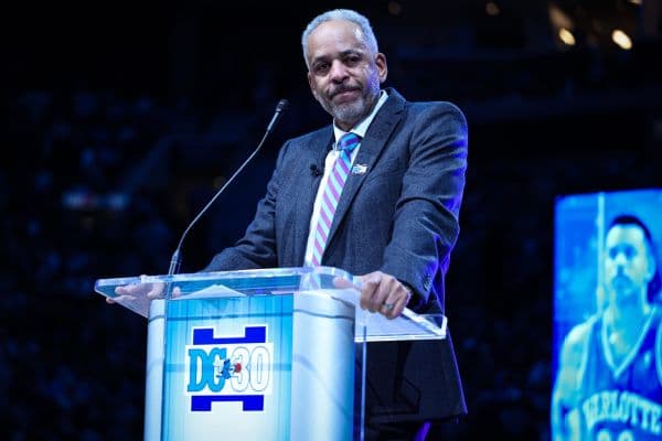 Charlotte Hornets Retire Dell Curry's No. 30 Jersey in Historic Ceremony