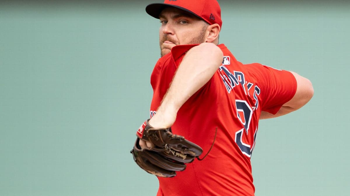 Chicago Cubs Sign Veteran Reliever Liam Hendriks to Minor League Deal