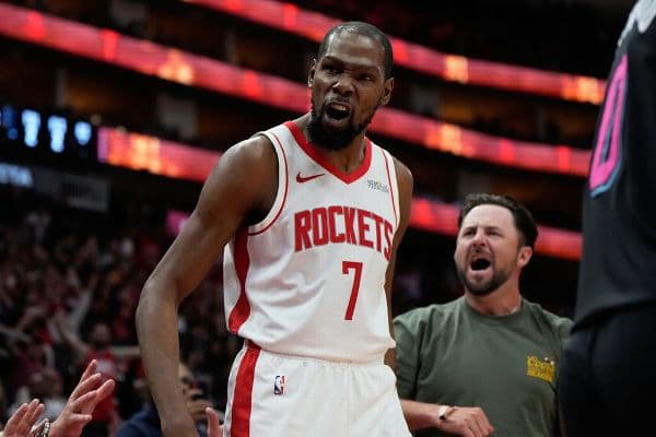 Kevin Durant Passes Michael Jordan for Fifth on NBA All-Time Scoring List