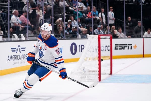 Connor McDavid Hits 400 Career Goals and 1,200 Points in Oilers' Win Over Utah