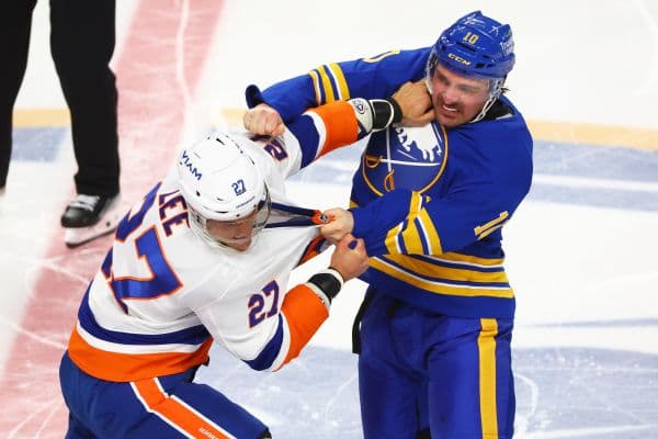 Sabres' Sam Carrick Sustains Left Arm Injury Following Fight with Islanders' Anders Lee