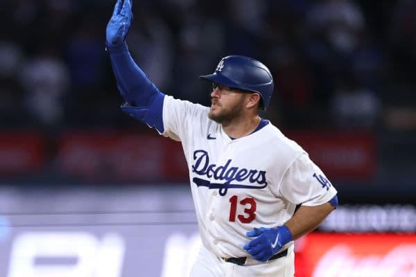 Max Muncy Powers Dodgers to Walk-Off Win Over Rangers with Three-Home Run Performance