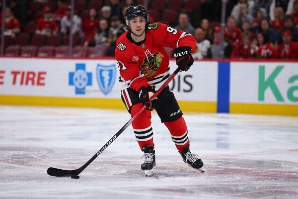Blackhawks' Frank Nazar Forced to Exit After Taking Puck to Face Against Blues
