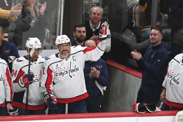 Alex Ovechkin Honored by Penguins in Potential Pittsburgh Farewell