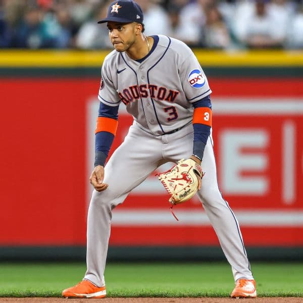 Astros Shortstop Jeremy Pena Exits Game vs. Mariners with Knee Tightness