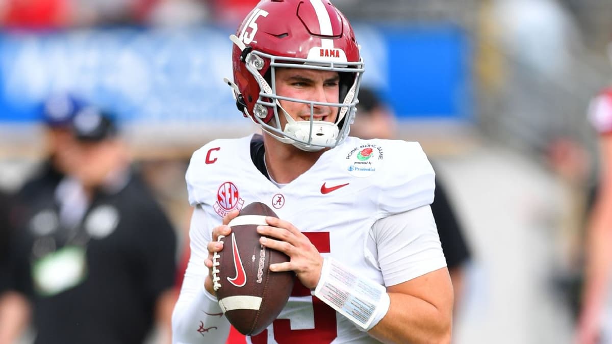 Arizona Cardinals Refuse to Name Starting Quarterback as Ty Simpson Draft Rumors Swirl