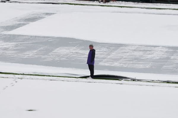 Dodgers-Rockies Series Begins Under Blanket of April Snow at Coors Field