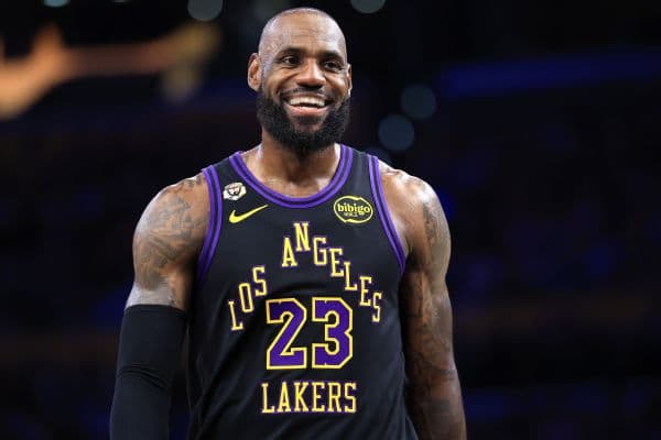 LeBron James Informs Lakers of Plan to Play Elsewhere in 2026-27