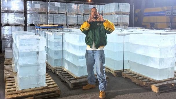 Drake Trolls Caleb Williams with Green Bay Packers Jacket During 'Iceman' Rollout