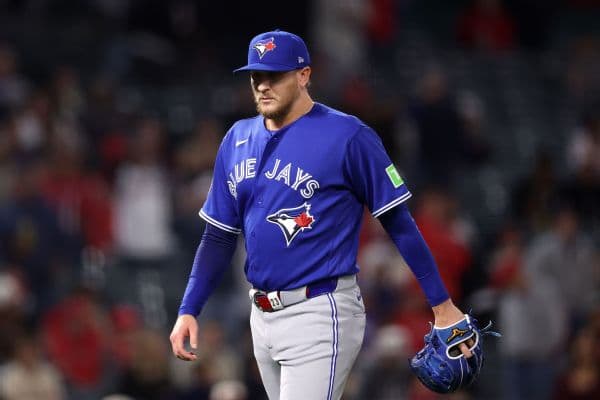 Toronto Blue Jays Remove Jeff Hoffman from Closer Role Following Early Season Struggles
