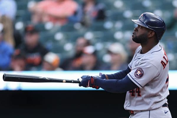 Yordan Alvarez Ties for MLB Home Run Lead with Dominant Performance to Close April