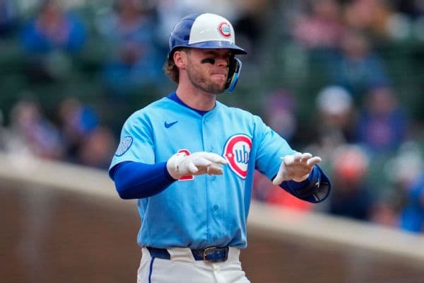 Cubs' Nico Hoerner Exits Game Against Diamondbacks with Neck Tightness