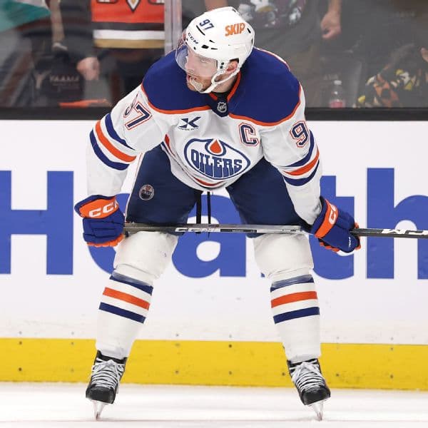 Connor McDavid Played Through Foot Fracture in Oilers' First-Round Exit