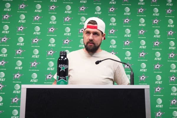 Jamie Benn Weighs Future After Dallas Stars Coach Glen Gulutzan Urges Return for 18th Season