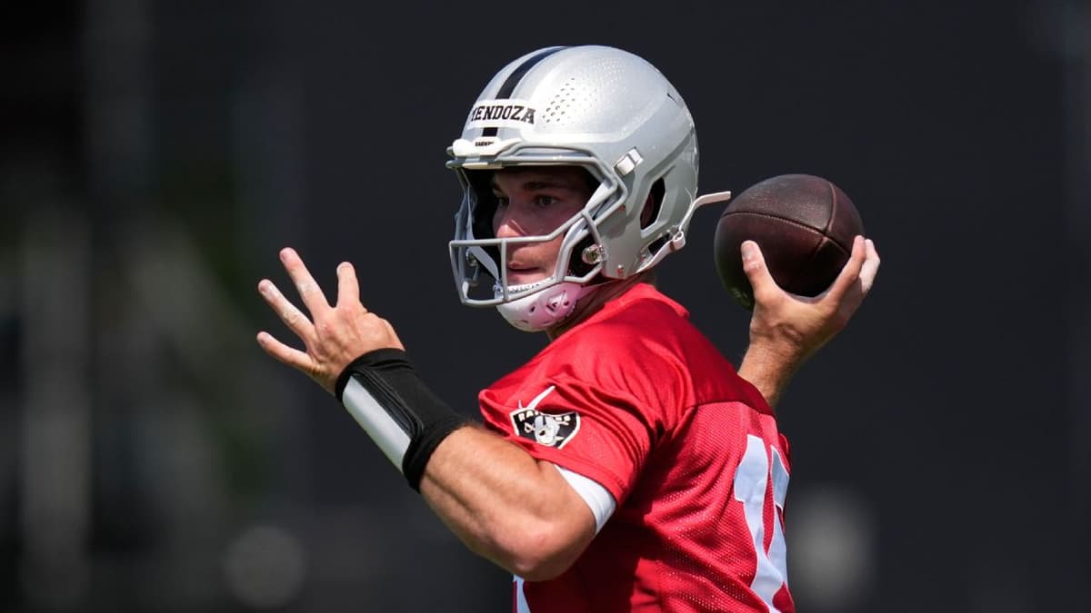 2026 NFL Awards Outlook: Early Betting Markets for Offensive Rookie of the Year and Coach of the Year