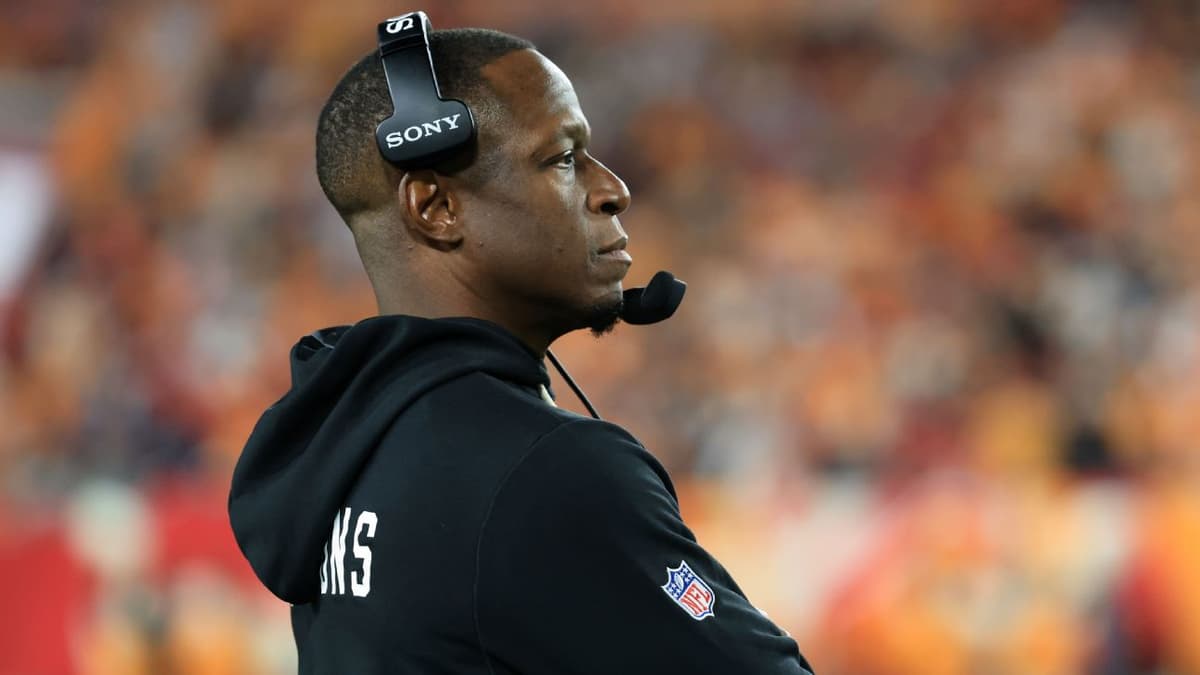 Raheem Morris Focused on Delivering Super Bowl Title for Longtime Friends Shanahan and Lynch