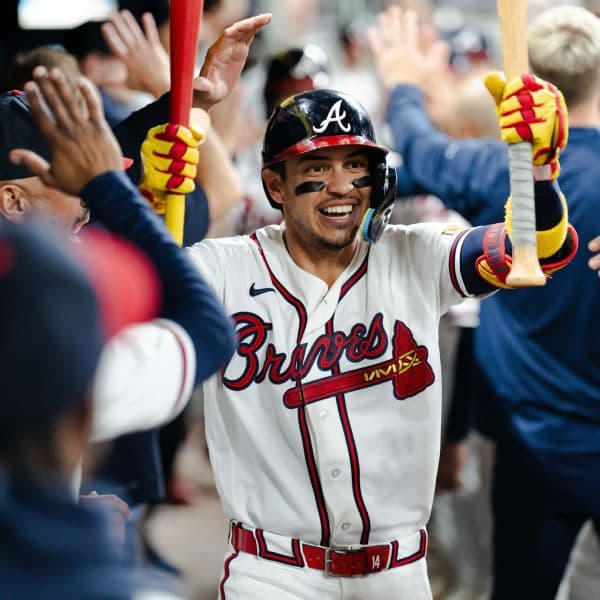 Atlanta Braves Secure MLB-Best 30-13 Record with Late Rally Against Chicago Cubs