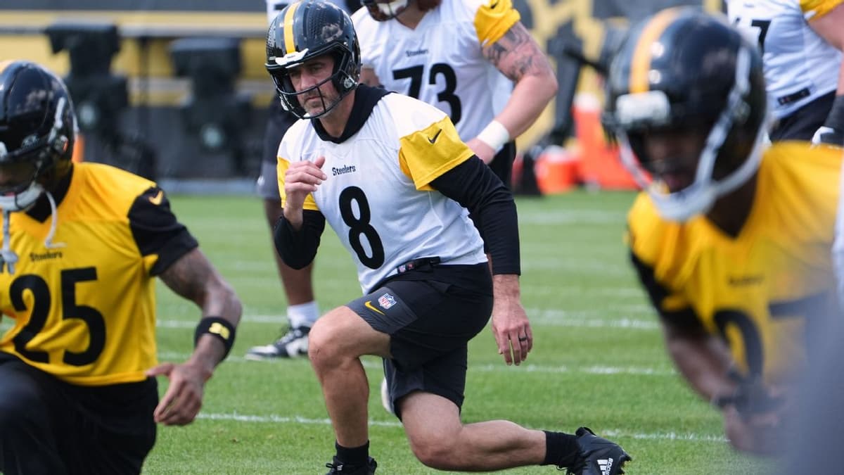 Aaron Rodgers Joins Steelers OTAs After Signing 2026 Contract Extension
